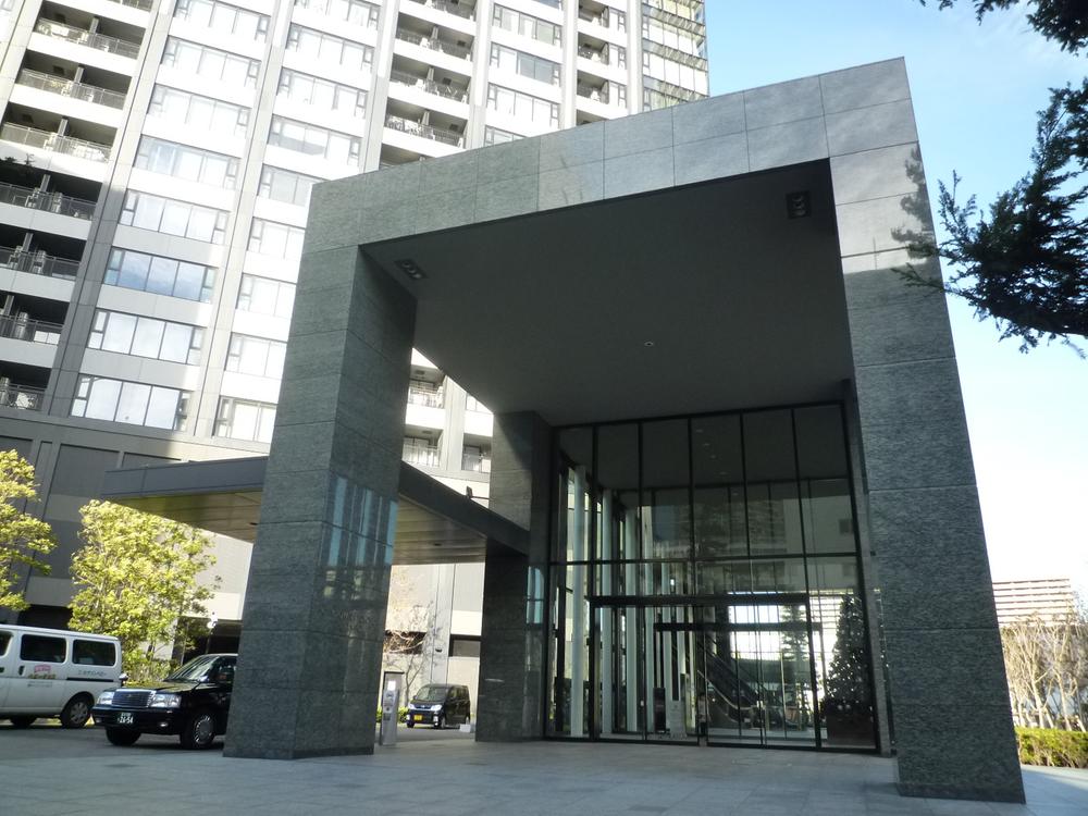 Entrance. Common areas