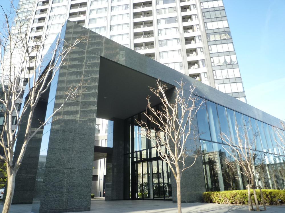 Entrance. Common areas