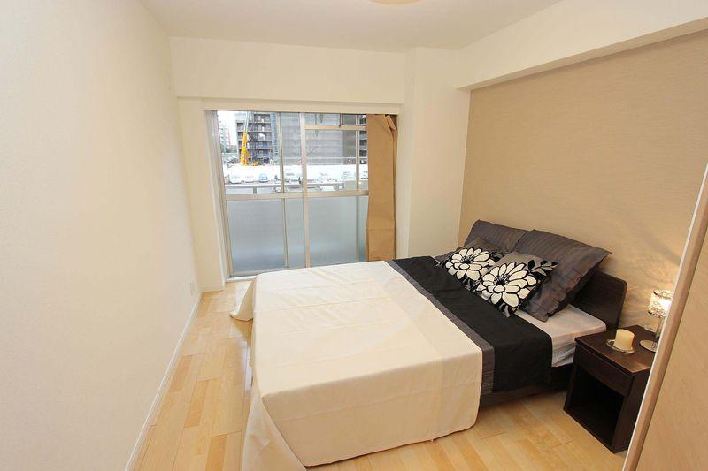 Non-living room. Room Western-style 4.5 Pledge is marked with bed per bedroom. It lighting surface is awakening comfortably large.