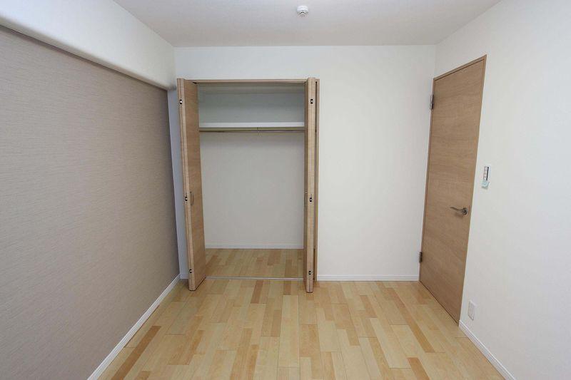 Non-living room. Services Room 5.7 Pledge is a special room that is Narikawa a little guest room.