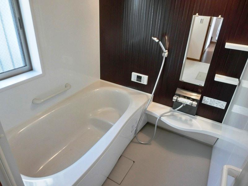 Bathroom. 6 Building bathroom