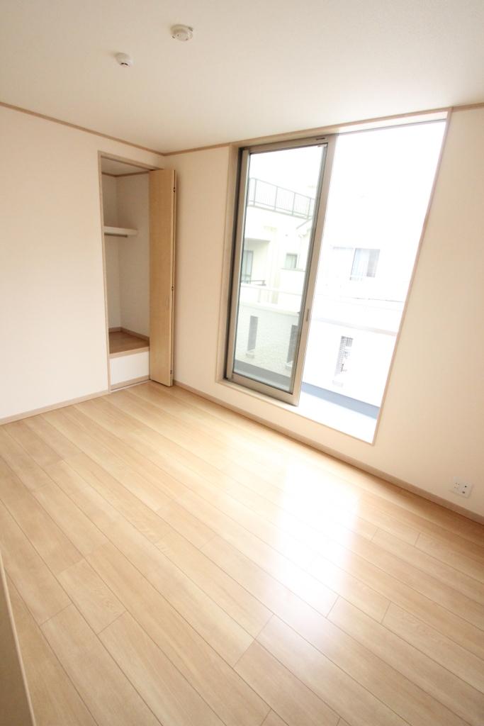 Non-living room. Indoor (June 2013) Shooting