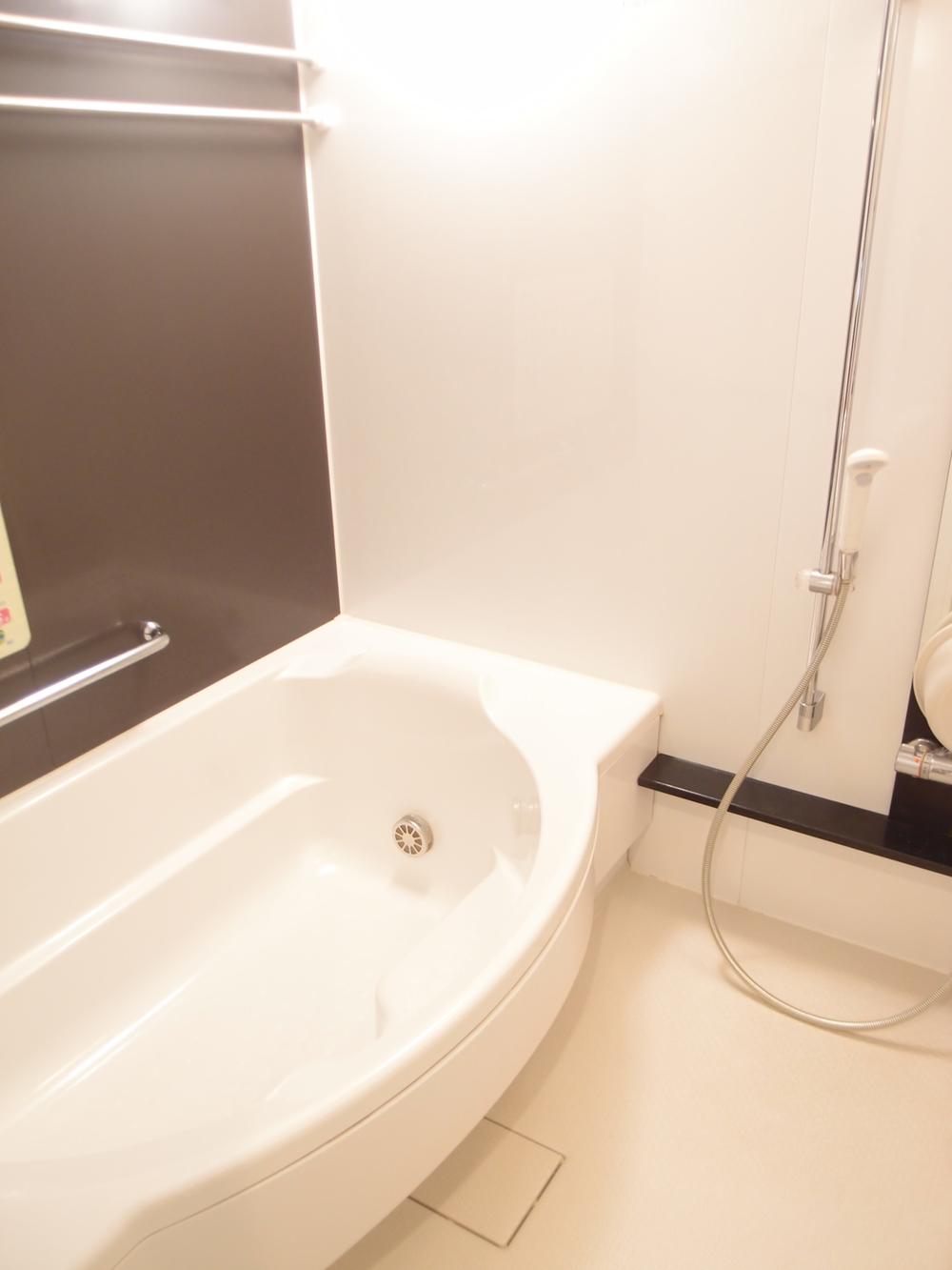 Bathroom. ◆ bathroom