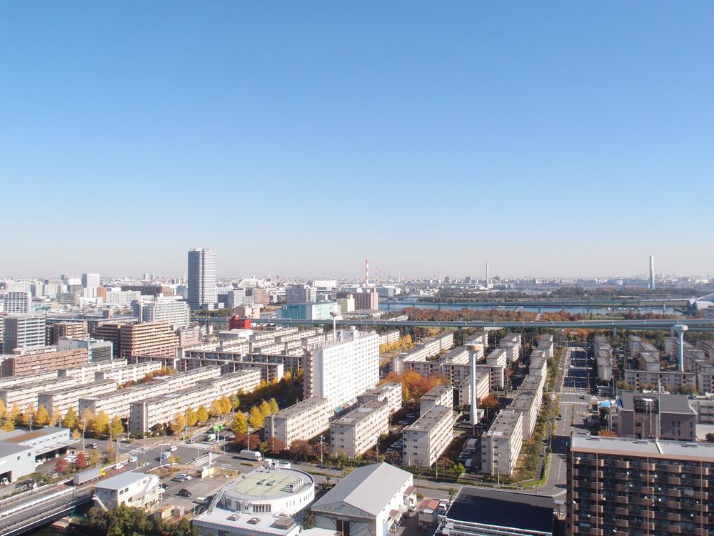 View photos from the dwelling unit. View from the site (November 2013) Shooting