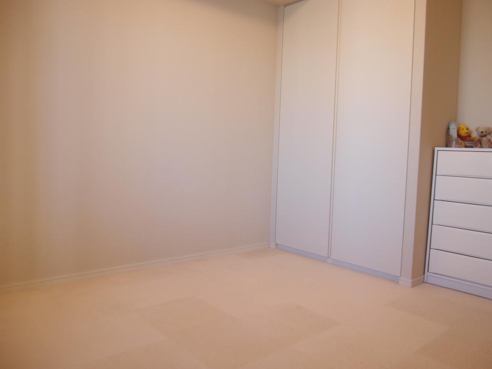 Non-living room. Western-style (about 6.4 tatami mats)