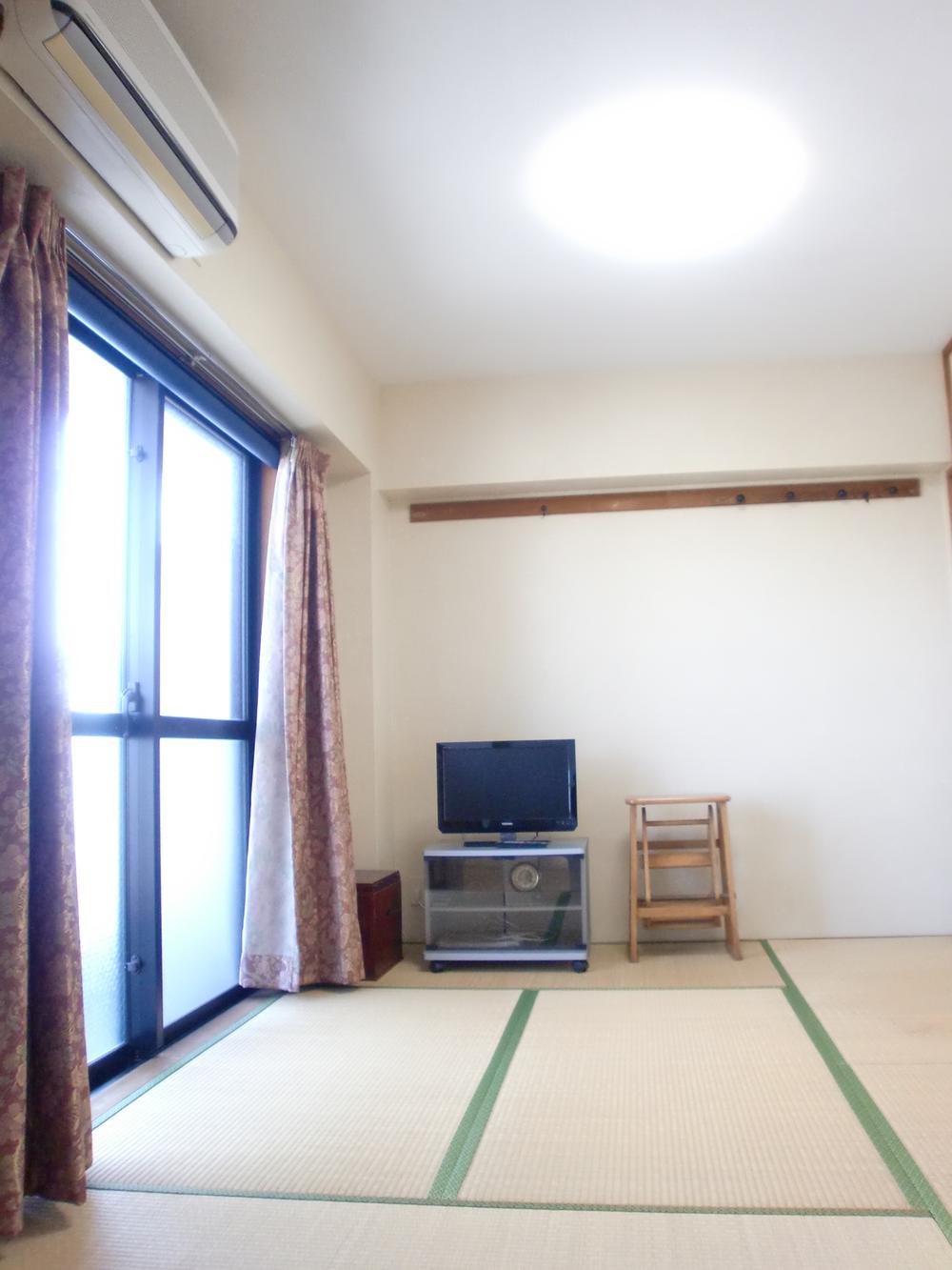 Non-living room. Indoor (11 May 2013) Shooting