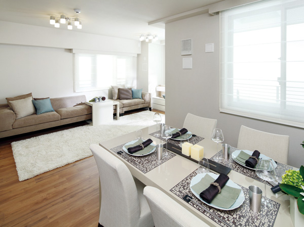 Living.  [living ・ dining] 3LDK ・ 70 sq m stand center. Space asked for room.  ※ Posted photos all G-type menu plan / Including some paid options (application deadline Yes / Paid)