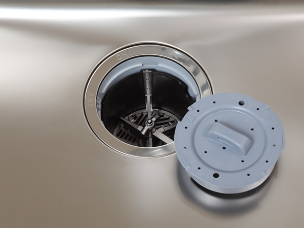 Kitchen.  [Disposer] Crushing the garbage in the drain outlet put the switch while taking the water. After treatment with the waste water treatment tank, And discharged into the public sewer.  ※ There is a limit to the garbage that can be processed.