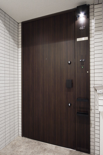 Security.  [Entrance door of the CP certification] CP and certification is, "Development of security highly building parts ・ In public-private joint meeting "about the spread only to products to clear the crime prevention performance test is applied" security building parts ". It has adopted the entrance door of the special steel plate specification that has received the certification.