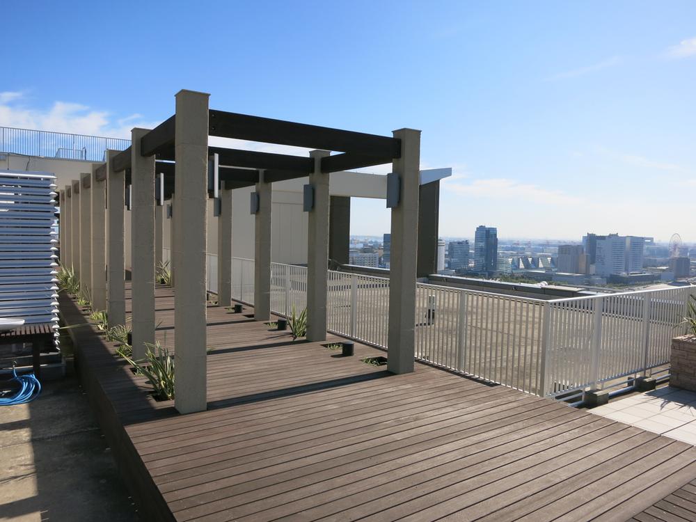 Other common areas. Rooftop deck