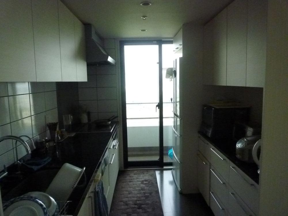 Kitchen. Indoor (10 May 2013) Shooting