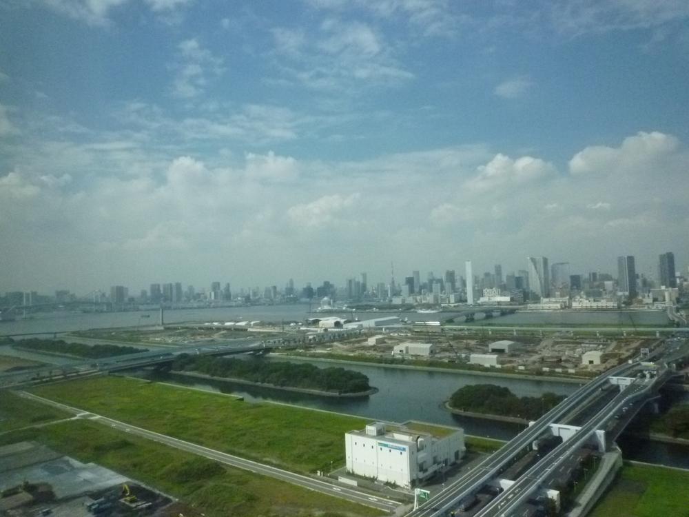 View photos from the dwelling unit. View from the site (October 2013) Shooting