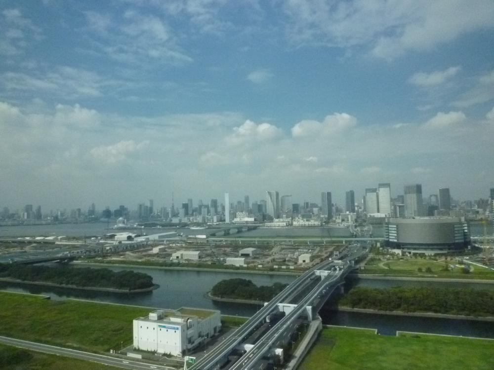 View photos from the dwelling unit. View from the site (October 2013) Shooting