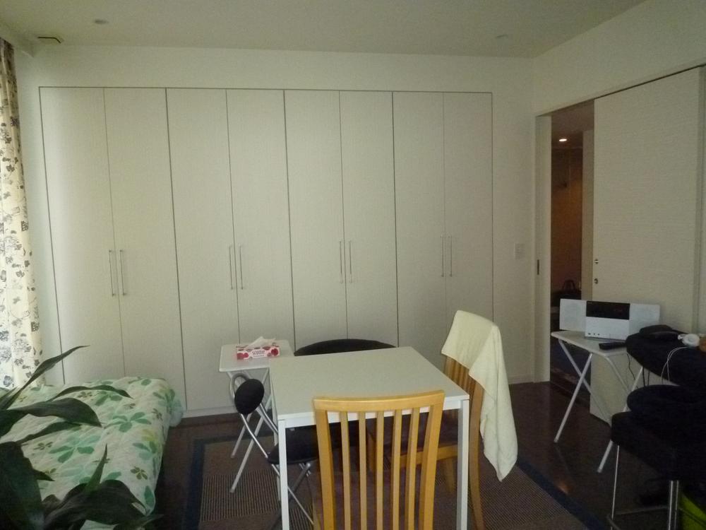 Non-living room. Indoor (10 May 2013) Shooting