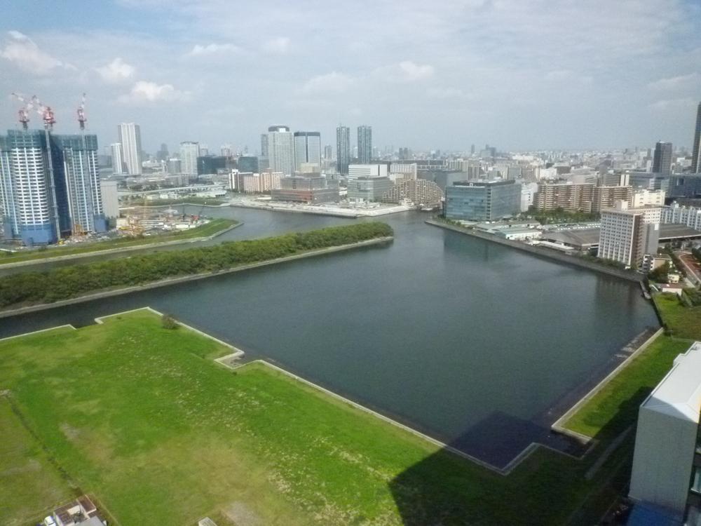 View photos from the dwelling unit. View from the site (October 2013) Shooting