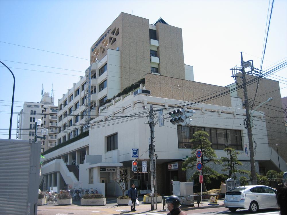 station. Convenience store near 320m Station to Nishi Ojima, It is bustling around the station, such as eateries