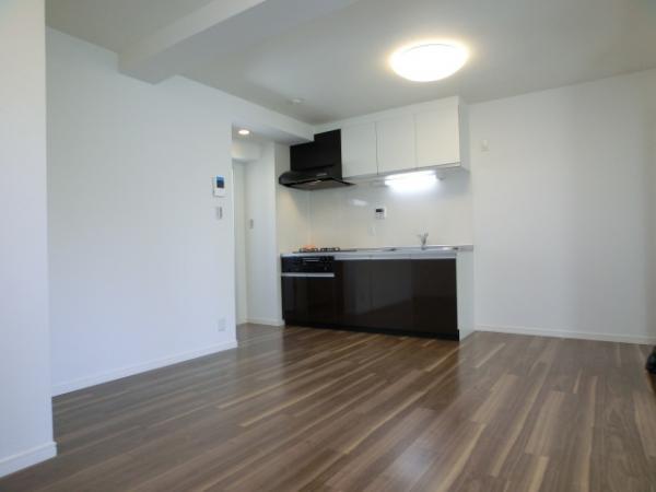 Living. Already full renovation shine deep brown!