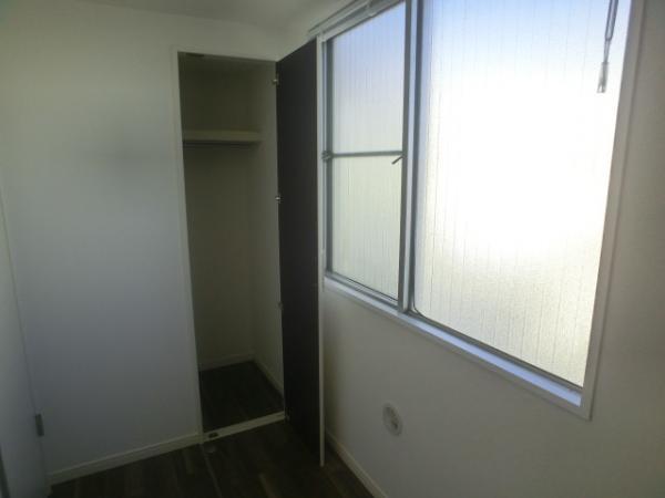 Entrance. There is a window, Storage is also rich wide entrance