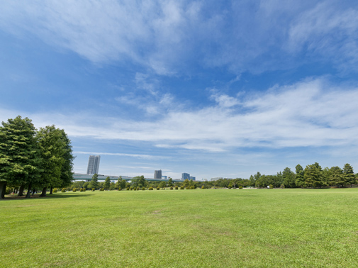 Surrounding environment. Tatsumi Forest Seaside Park (about 200m ・ A 3-minute walk)