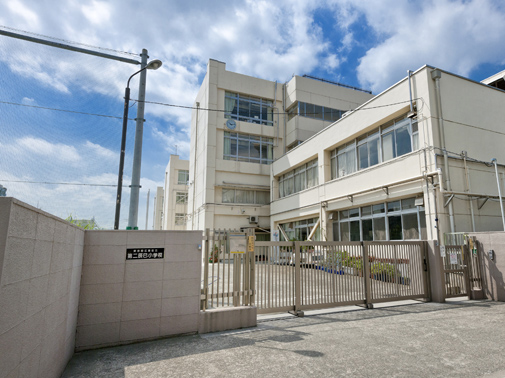 Surrounding environment. Municipal second Tatsumi elementary school (about 490m ・ 7-minute walk)