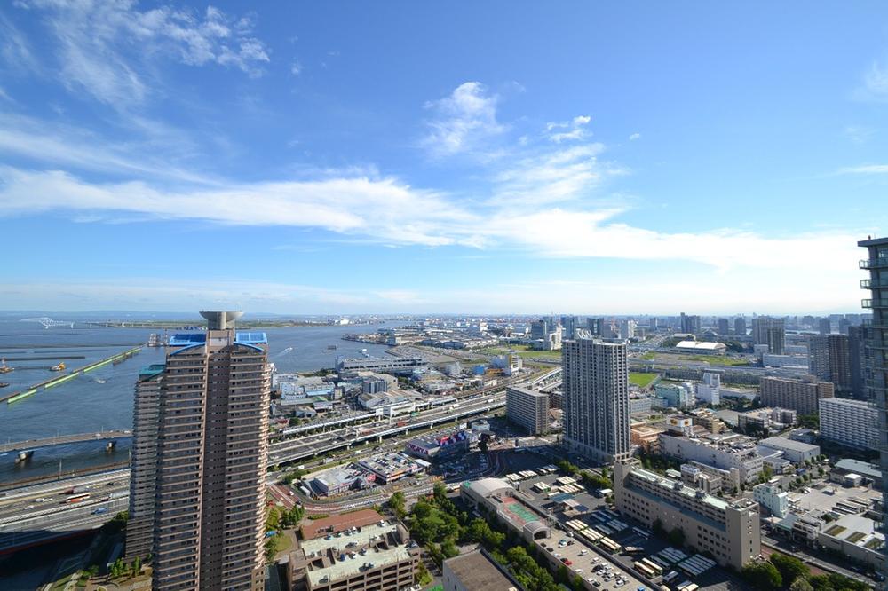 View photos from the dwelling unit. View from the site (July 2013) Shooting