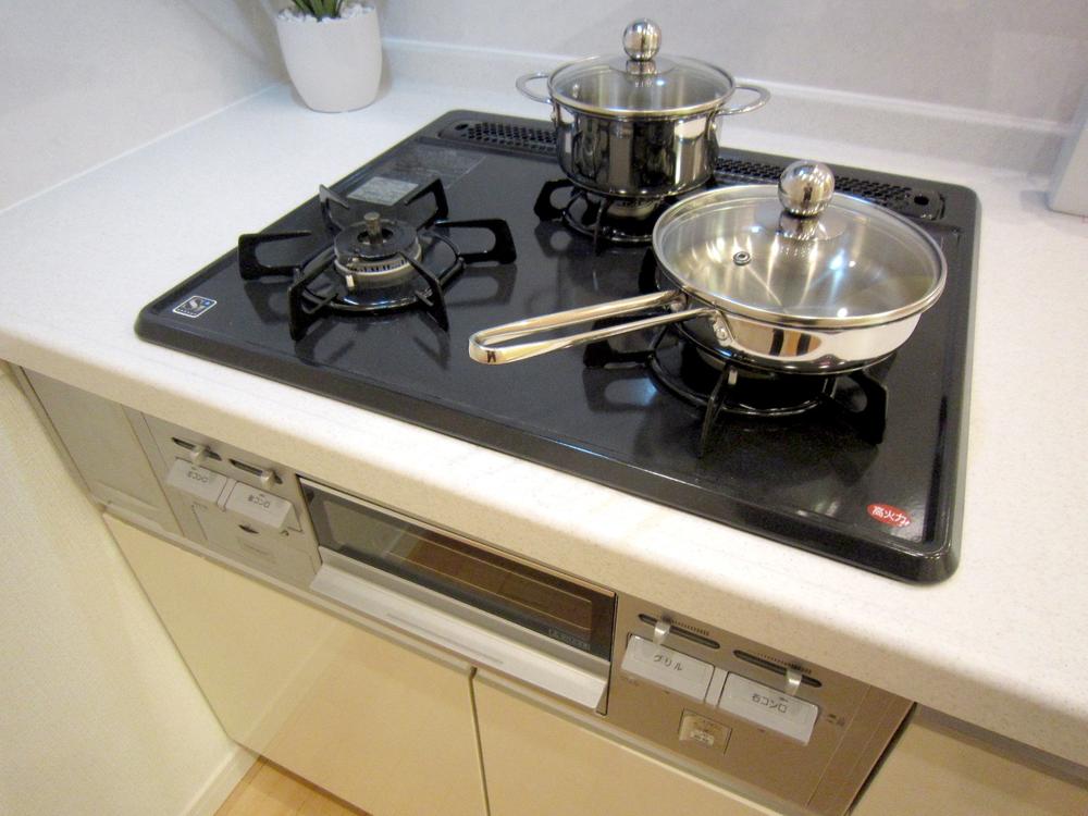 Kitchen. Indoor (12 May 2013) Shooting