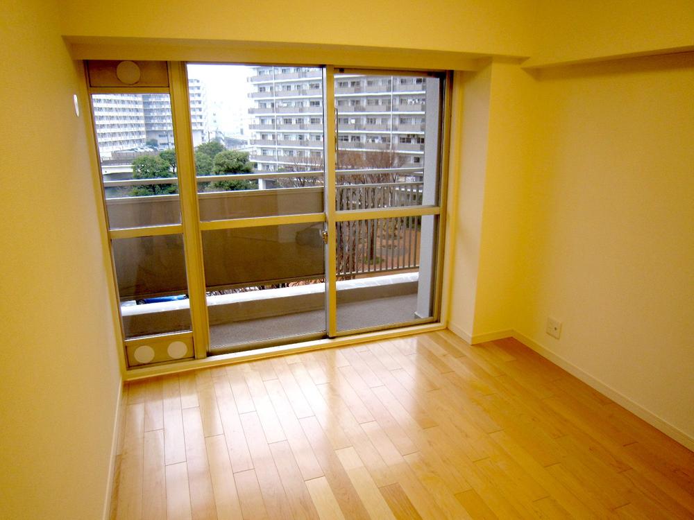 Non-living room. Indoor (12 May 2013) Shooting