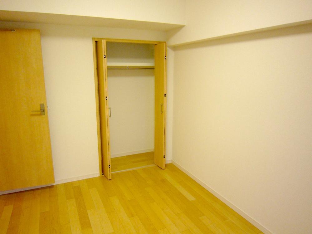 Non-living room. Indoor (12 May 2013) Shooting