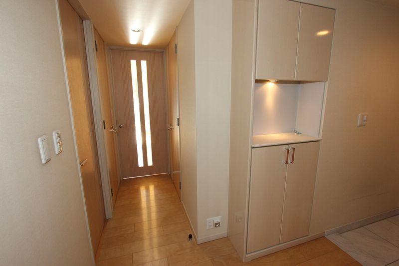 Entrance. Interior visible from the front door