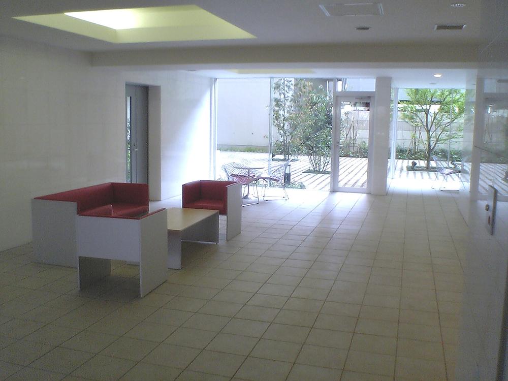 Entrance. Welcome Lounge