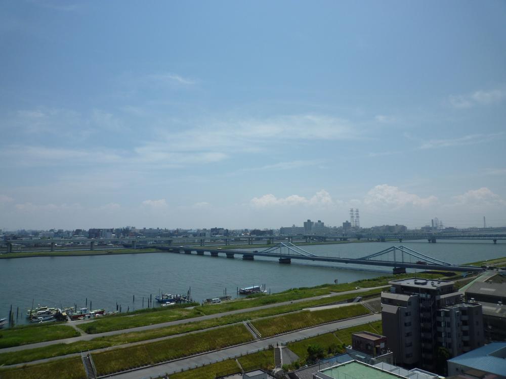 Other common areas. Is on the top floor enjoy a great view of the Riverside "View Lounge", "View Terrace"