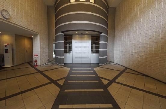 Entrance. A feeling of opening a 24-hour manned management of the entrance hall peace of mind.