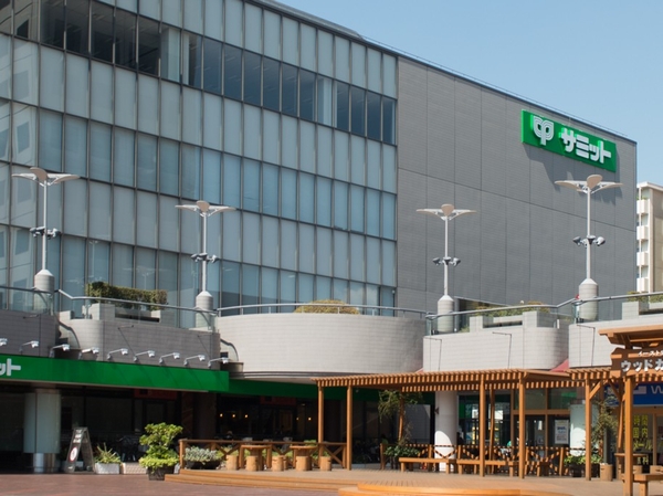 Summit store East 21 shop / A 10-minute walk (about 770m). Open from 9 am. Adjacent to the East 21 Plaza of the start of eateries