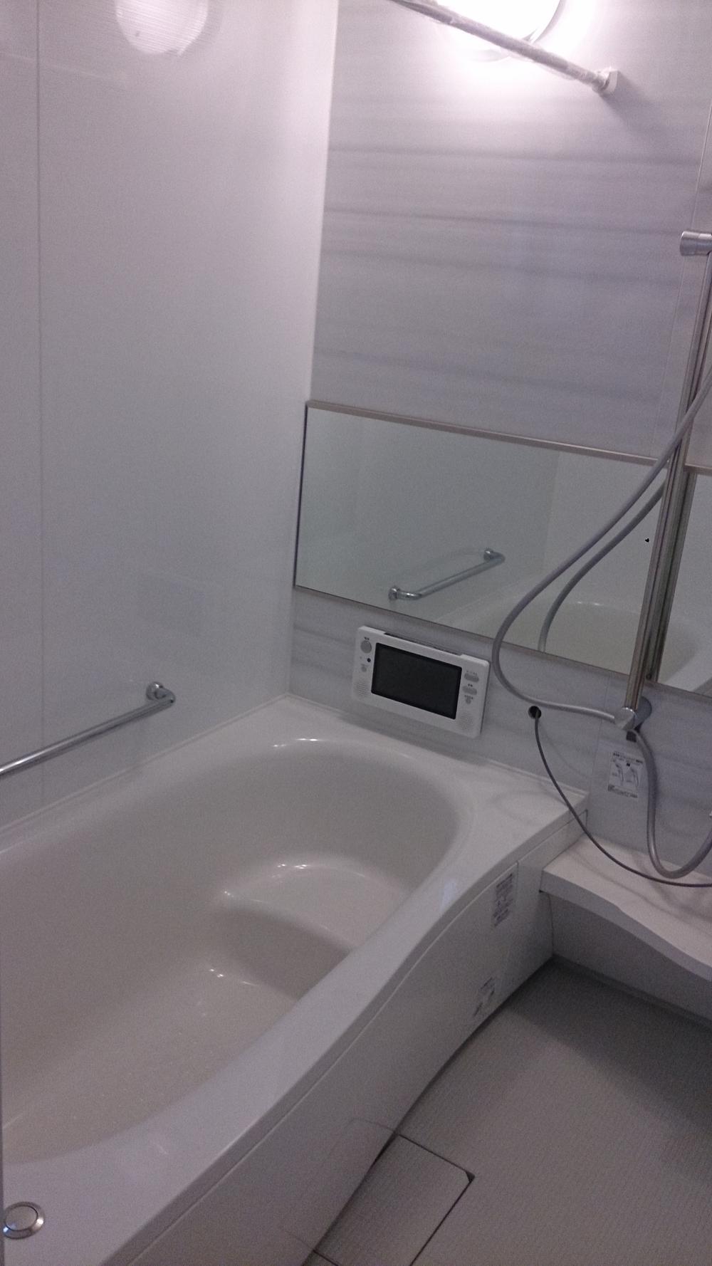 Bathroom. Indoor (10 May 2013) Shooting