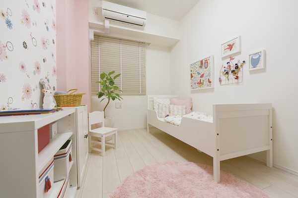 Coordinated the children's room has been Western-style (2)