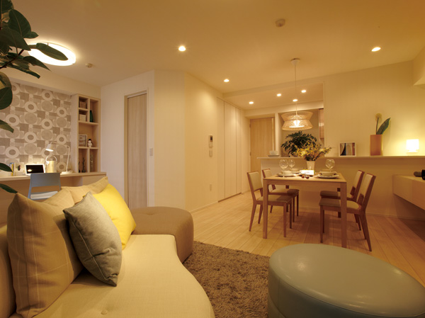 Living.  [living ・ dining] In as much as possible reduce design the ledge of the pillar, Create a square space, Likely to be, such as the arrangement of the furniture, Will be wasted space is small. It makes it easier to be clean in the refreshing space.