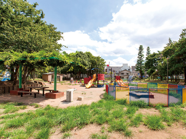 Surrounding environment. Oshima 7-chome Park (WT about 680m ・ 9 minute walk, ET about 670m ・ 9 minutes) walk walk to the familiar sphere of life within 10 minutes, Joy that the park has been developed a lot. Not only play the children is always at ease, By spread the rich Midorikei around the city, It brings the overflow environment in natural comfort and rest to the "Oshima".