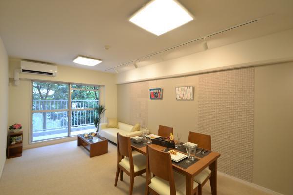 Living. Administrative expenses: 7450 yen / Month repair reserve: 17620 yen / Month Bicycle: 300 yen ~ 500 / Month (one day is free) Parking: 25000 yen / Month bike yard: 1500 yen ~ 3000 yen / Month autonomy membership fee: 500 yen / Month