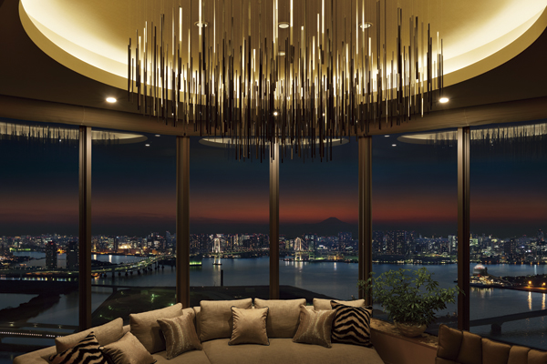 Living.  [LIVING DINING]  ※ Model room [125Cw Type / Menu Plan] is what was taken (April 2013 shooting) a. And a part paid option, There is application deadline. Also, furniture ・ Furniture etc. are not included in the sale price. Window outside of the vista which was synthesized by from the height of the local about 150m shooting the west direction (January 2013 shooting) was a photo CG processing, In fact a slightly different. Also view does not guarantee over the current and future.