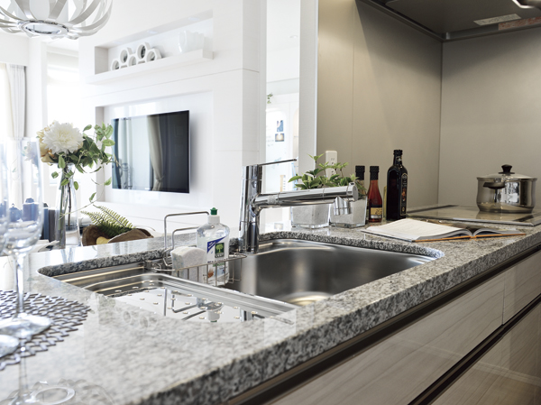 Kitchen.  [KITCHEN]  ※ Following publication photograph of the model room [75Hw Type / Menu Plan] [85Es Type / Menu Plan] is what was taken (April 2013 shooting) a. And a part paid option, There is application deadline. Also, furniture ・ Furniture etc. are not included in the sale price.