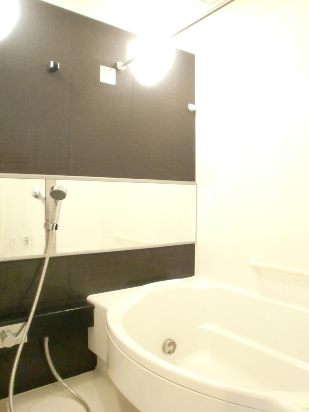 Bathroom. Indoor (12 May 2013) Shooting