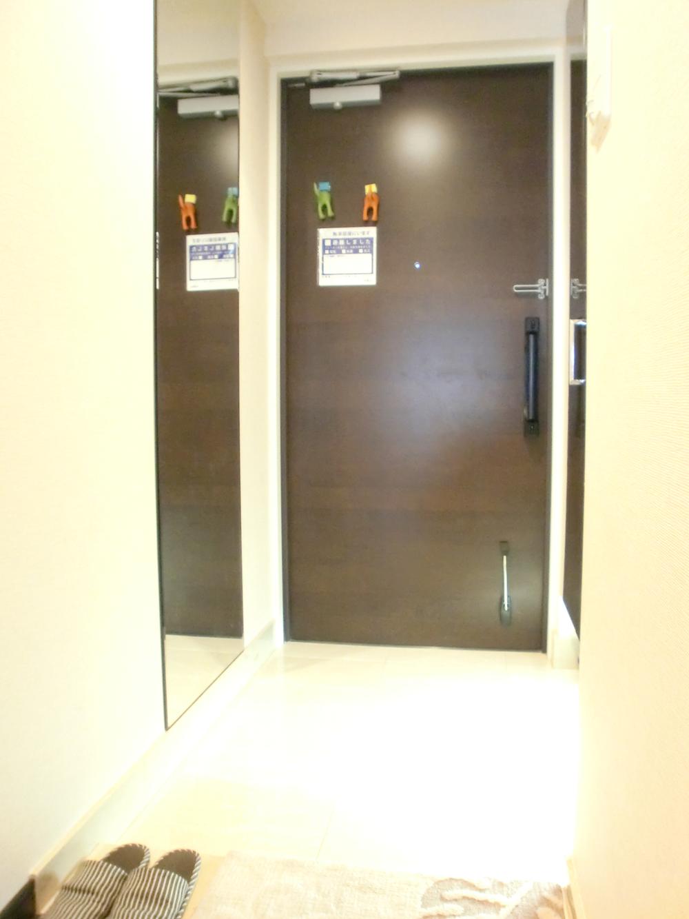 Entrance. Local (12 May 2013) Shooting