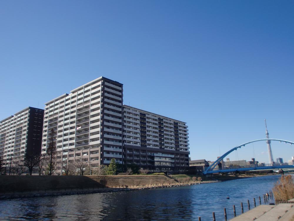 Local appearance photo. Local (12 May 2013) Shooting