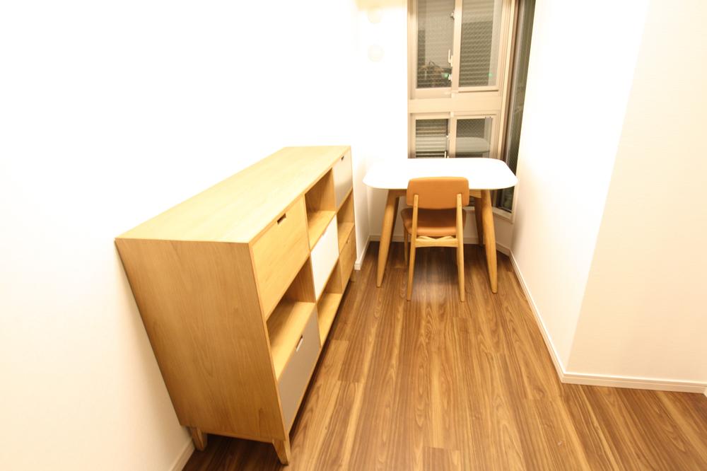 Non-living room. Security system in partnership with Secom