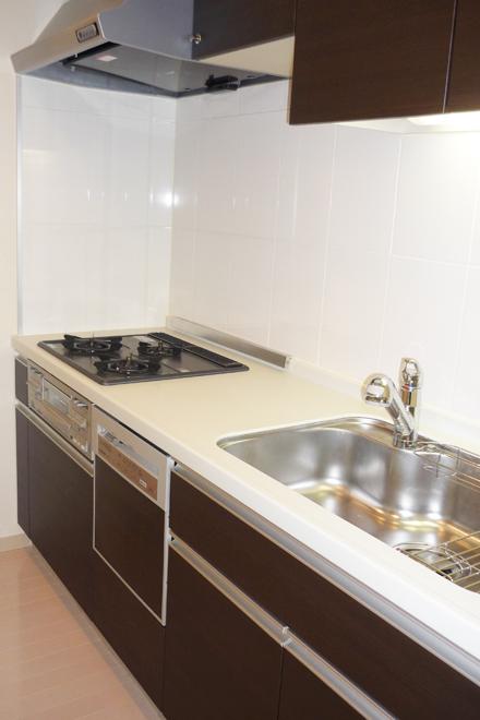 Kitchen. Also go up the arm of the dishes with a nice kitchen! ?