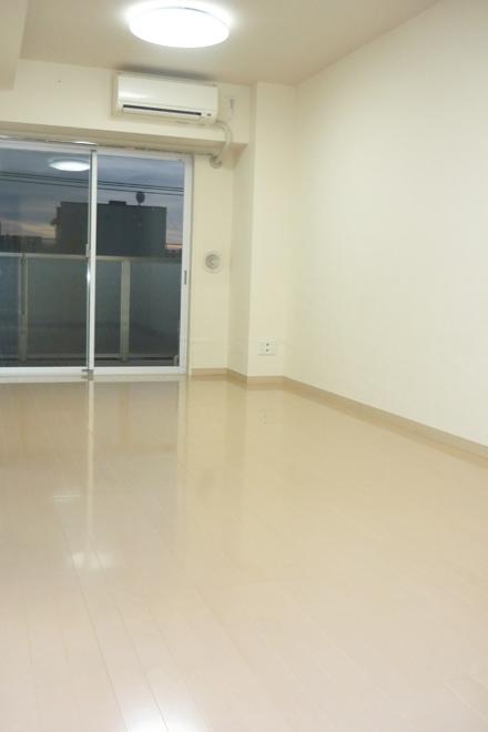 Living. South-facing living room dining [Floor heating] Attached to