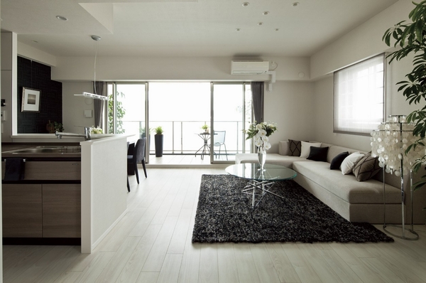 If Akehanate the open-minded center open sash, LD across the bright sunshine and refreshing breeze