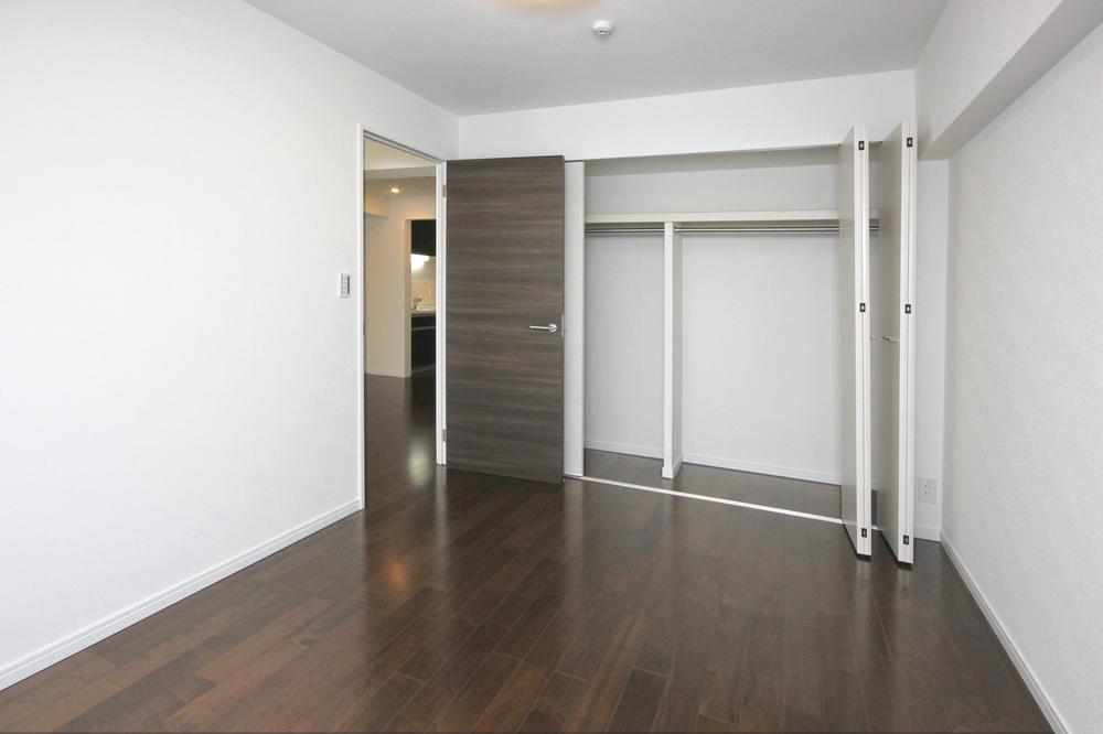 Non-living room. Room of living next to 5.8 Pledge