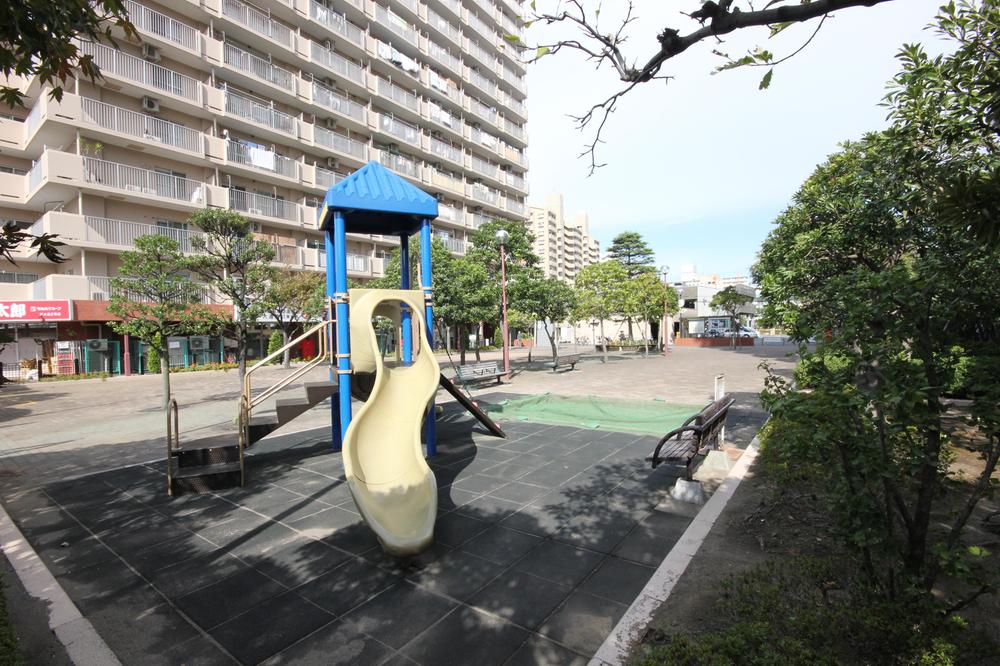 Other common areas. Also park on site