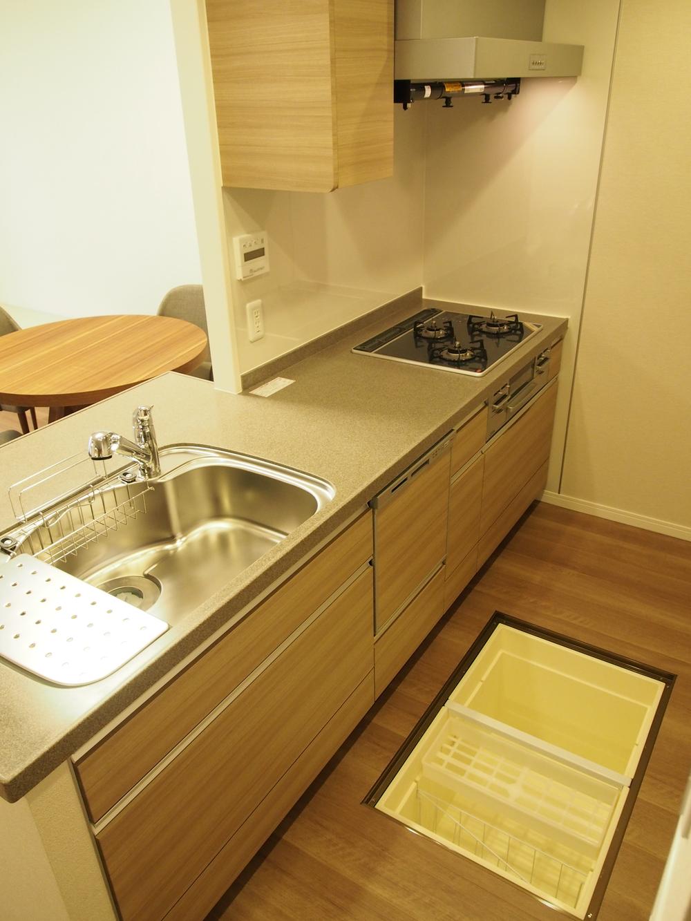 Kitchen. There is also under-floor storage.